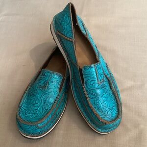 NWOT Ariat leather flats